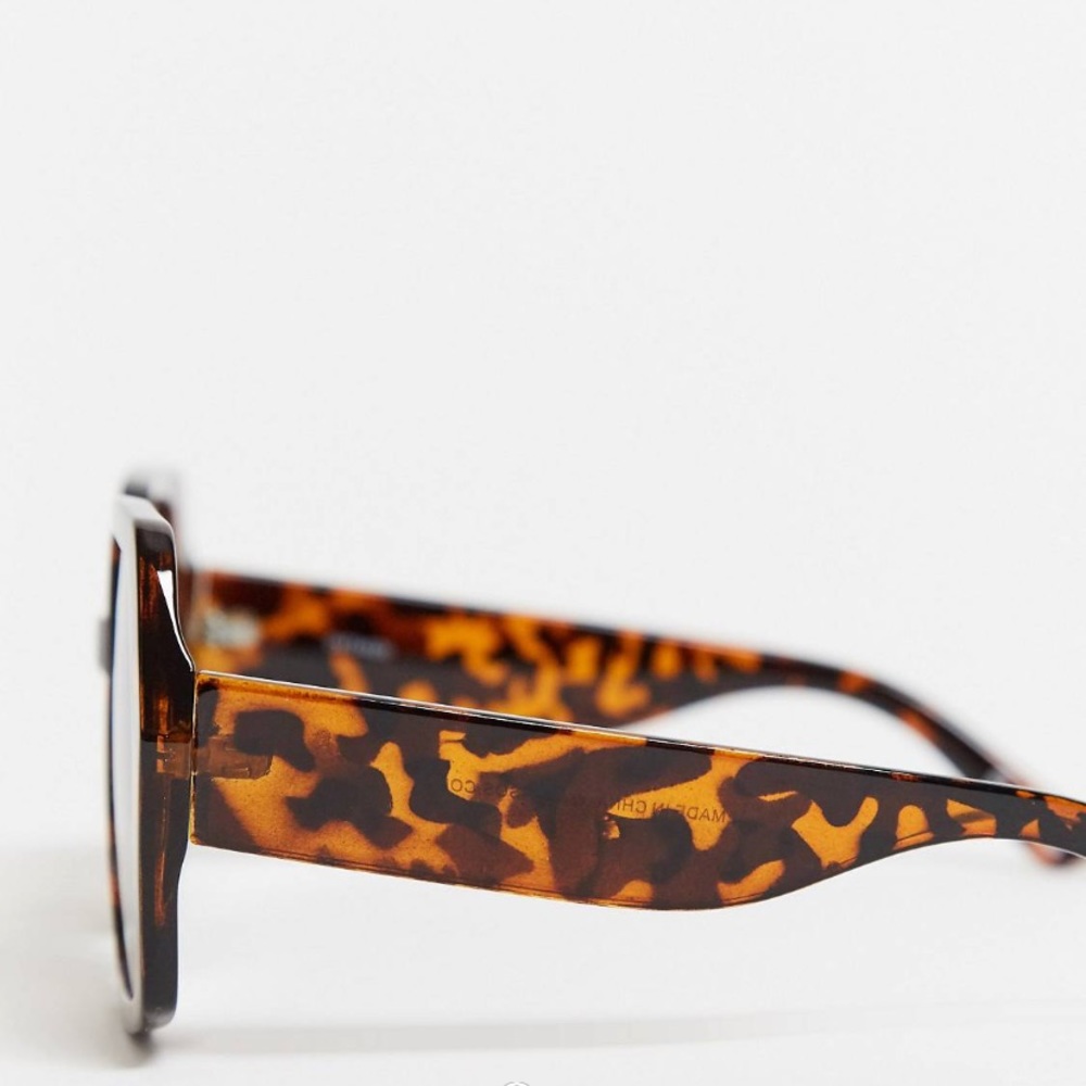 ASOS sunglasses - Picture 3 of 7
